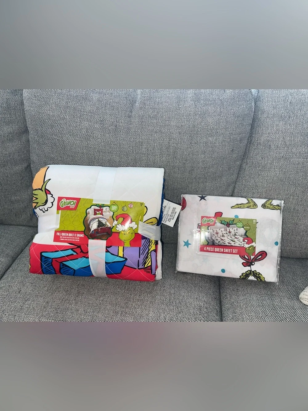 New Dr. Seuss The Grinch Full/Queen Quilt & Shams + 4piece Queen Sheet Set. HTF!